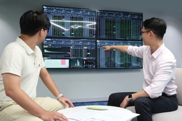 Khi nhu cầu vốn dài hạn gia tăng, thị trường vốn được kỳ vọng chia sẻ vai trò dẫn vốn với hệ thống ngân hàng.