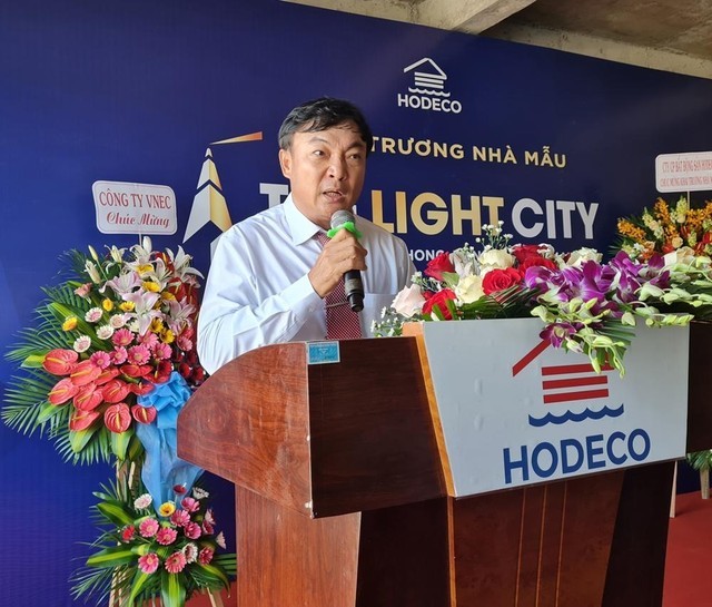 02-7198-3644 Ông Lê Viết Liên, thành viên HĐQT kiêm Tổng giám đốc.