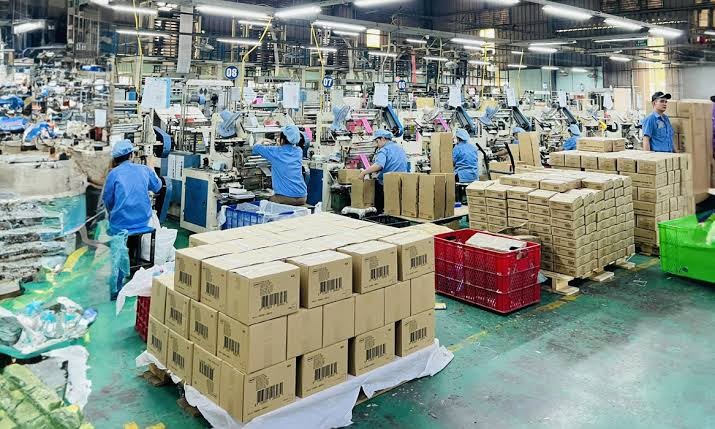 eco-1376-6453 Nhựa sinh thái Việt Nam (ECO): Chuyển sàn có hút dòng tiền?