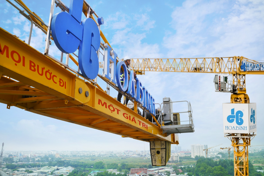 01-1147-6627 Xây dựng Hòa Bình (HBC) biến động nhân sự cấp cao